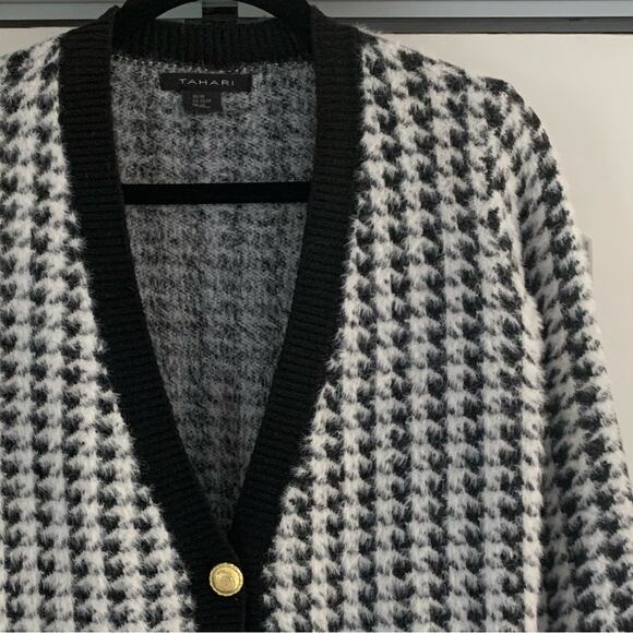 Houndstooth Long Sleeve Thick Cardigan Sweater Fuzzy Gold Buttons Womens XS - Picture 4 of 5